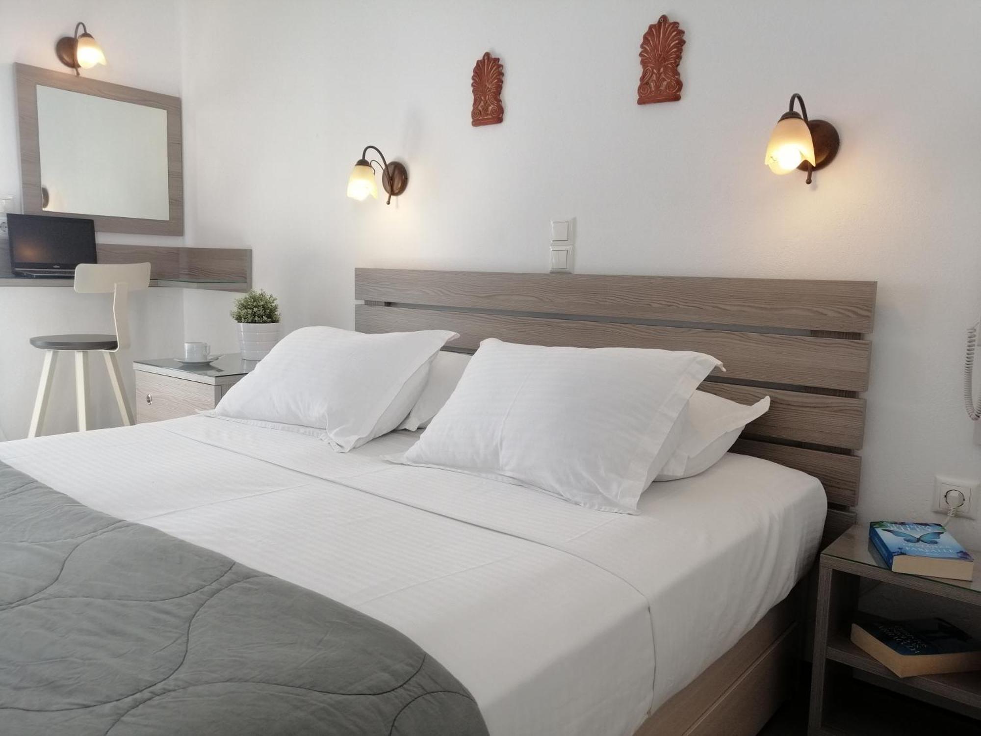 Christina Hotel, Adults Only, Heated Salt Water Pool Naousa  Room photo