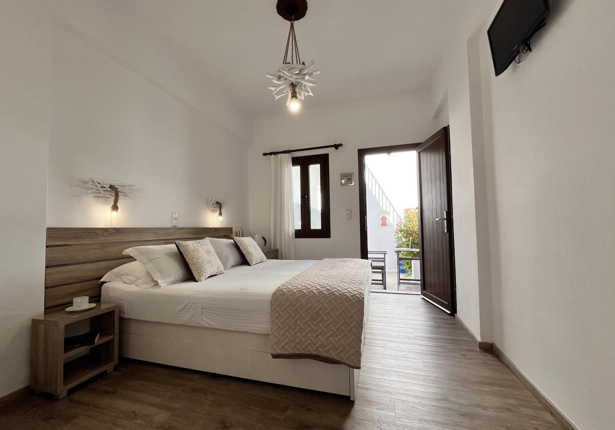 Christina Hotel, Adults Only, Heated Salt Water Pool Naousa  Room photo