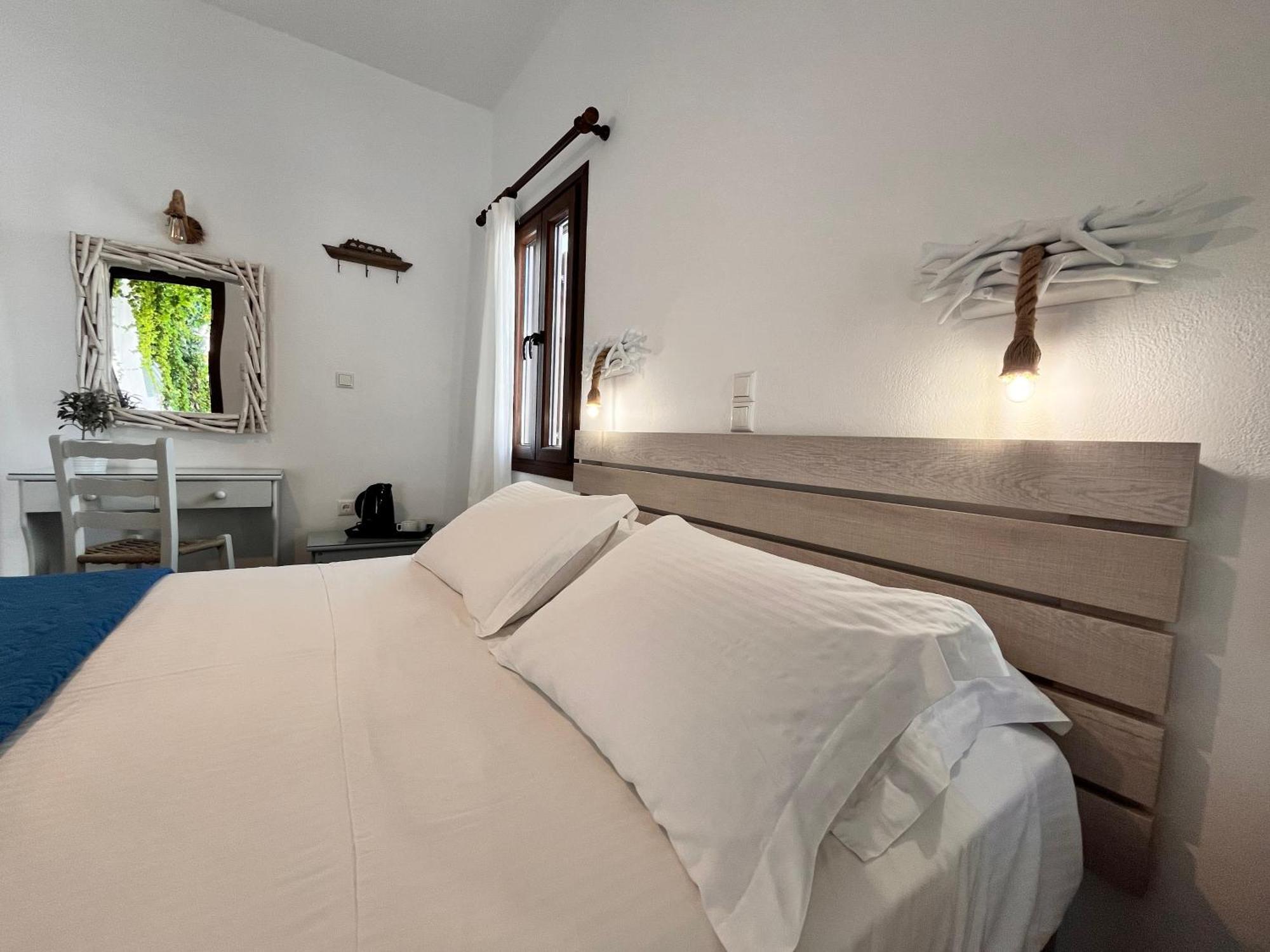 Christina Hotel, Adults Only, Heated Salt Water Pool Naousa  Room photo