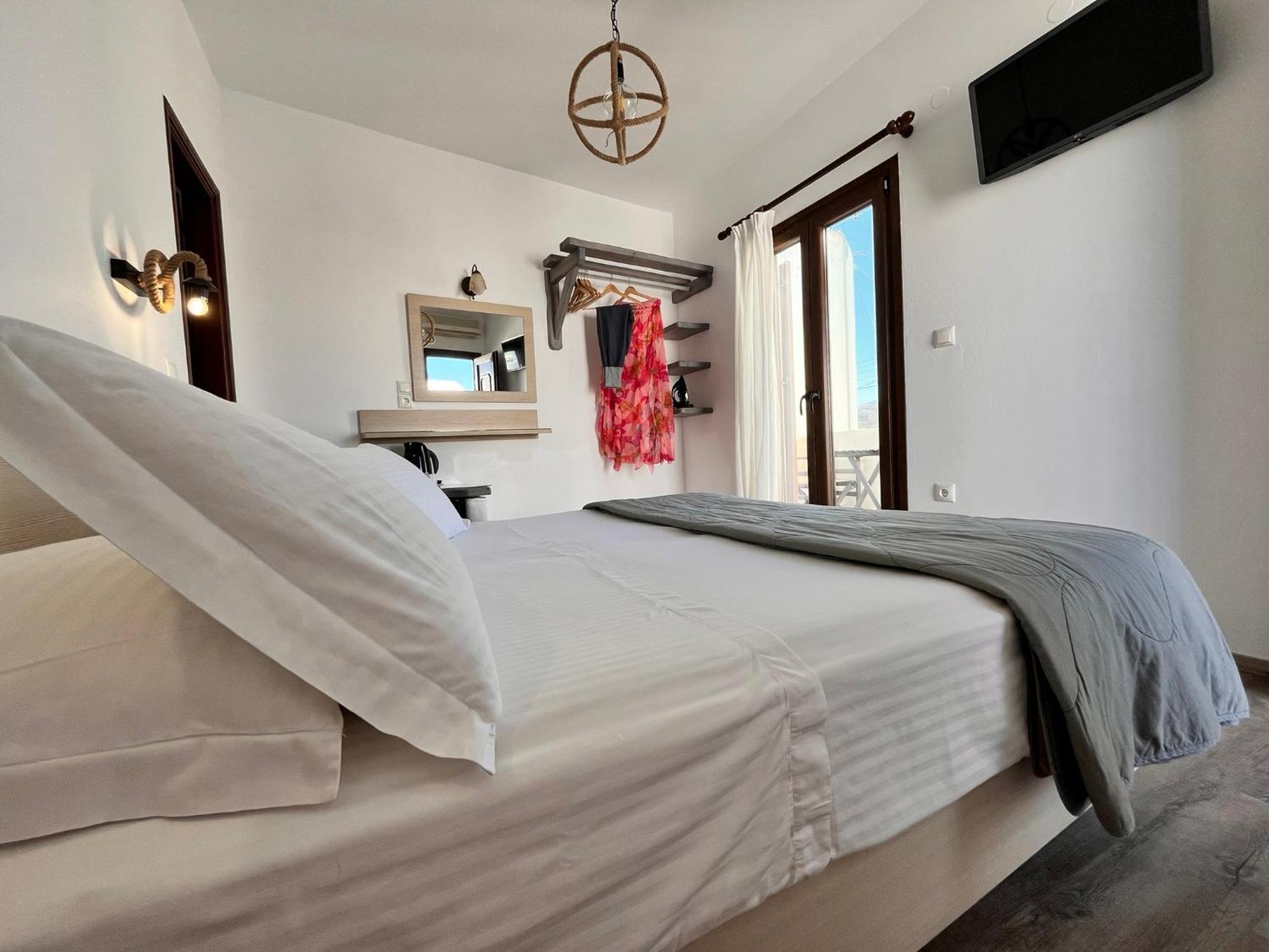 Christina Hotel, Adults Only, Heated Salt Water Pool Naousa  Room photo
