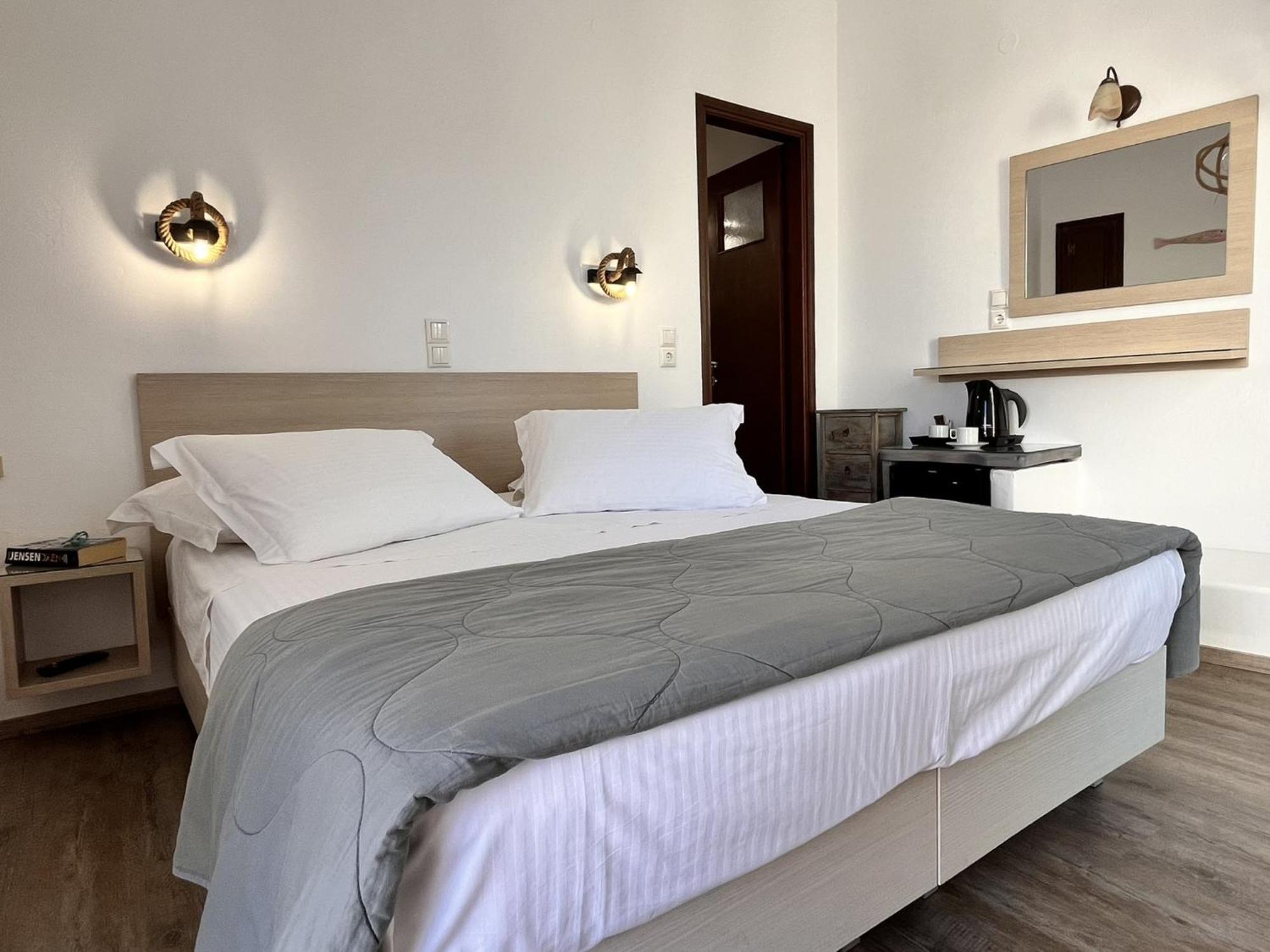 Christina Hotel, Adults Only, Heated Salt Water Pool Naousa  Room photo