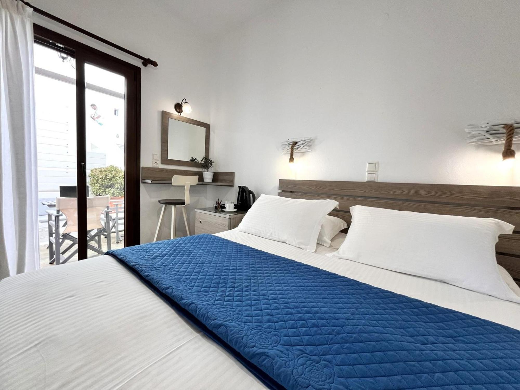Christina Hotel, Adults Only, Heated Salt Water Pool Naousa  Room photo
