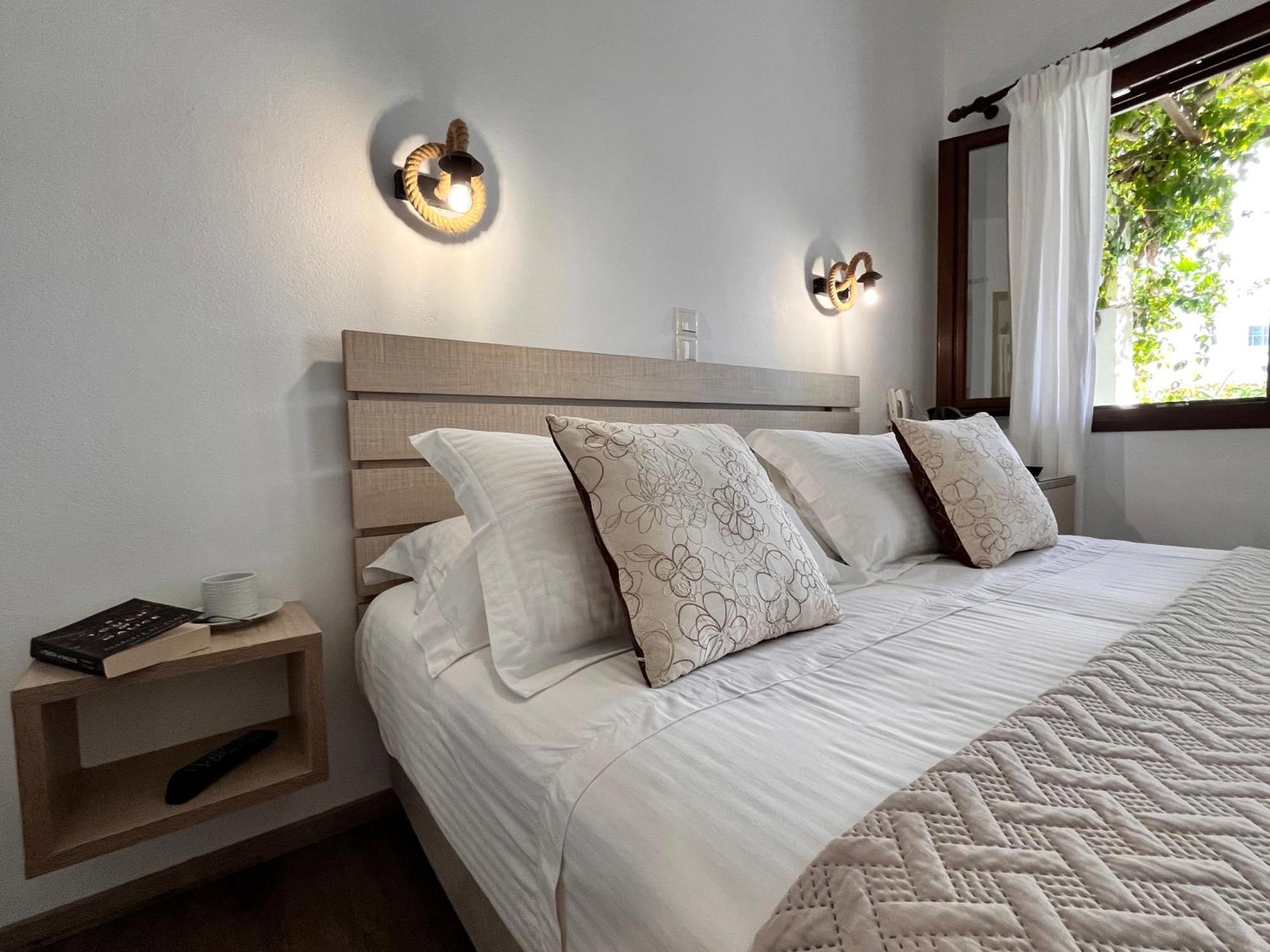 Christina Hotel, Adults Only, Heated Salt Water Pool Naousa  Room photo